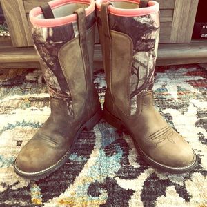 Fatbaby all weather waterproof boots. By Ariat!